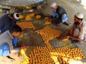 Making of Laddu Gur