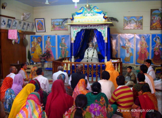 Braj Chaurasi Kos Yatra Devotees at Tamaal Kunj, Vrindavan (Uttar Pradesh, India)