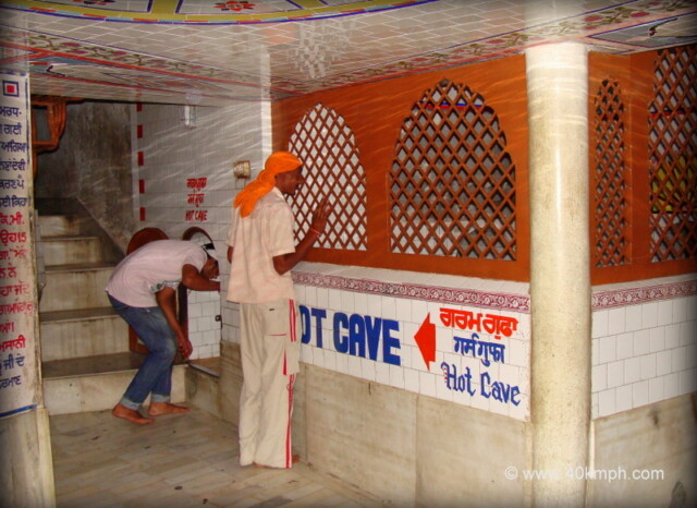 Hot Cave at Gurudwara Manikaran Sahib (Himachal Pradesh, India)