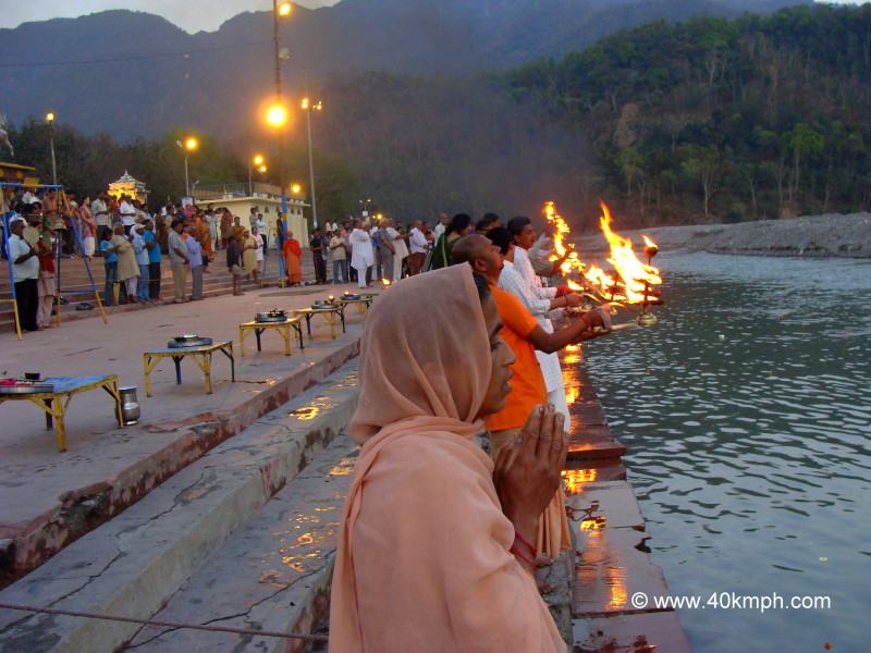 Ganga Aarti at Triveni Ghat, Rishikesh (Uttarakhand, India)