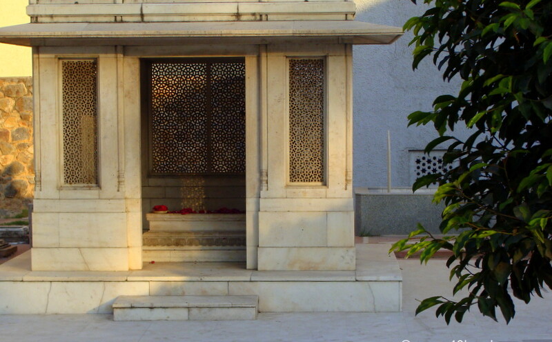 Tomb of Mirza Ghalib, Nizamuddin Basti, Delhi, India