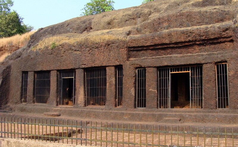Aravelam Caves (Bicholim, Goa, India)