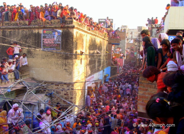 Crowd at Barsana (Uttar Pradesh, India) for Lathmar Holi