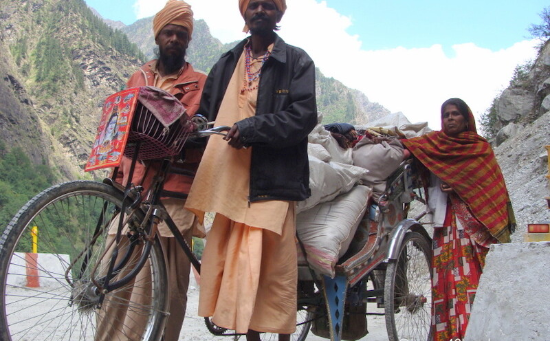 Devotees Journey from Kurukshetra to Badrinath by Cycle Rickshaw