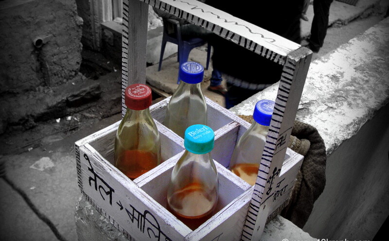 Massage Oil Carrier in Ghangaria, Uttarakhand, India