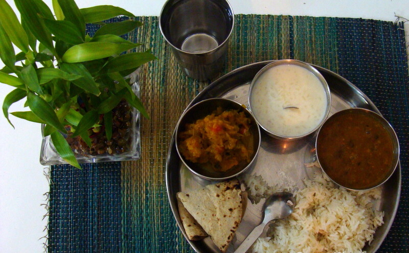 Vegetarian Thali at Omkarananda Ganga Sadan, Muni-ki-Reti, Rishikesh (Uttarakhand, India)