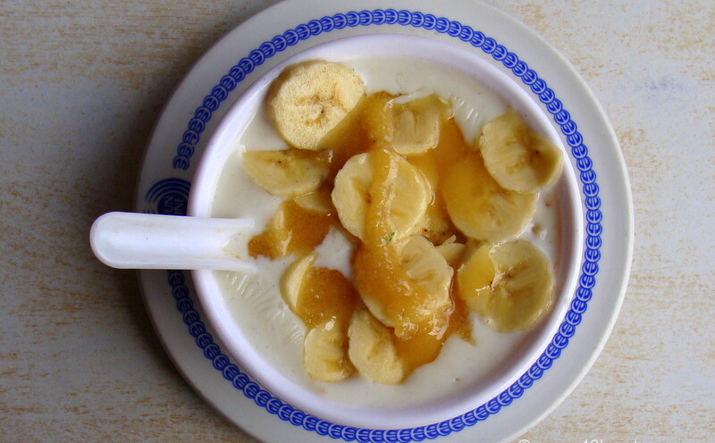 Banana Honey Porridge for Breakfast at Arbuda restaurant, Ambedkar circle, Mount Abu, Rajasthan, India