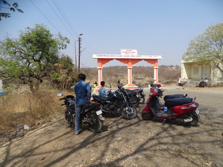 Entrance Gate of Adyakavi Shri Mukundraj Swami Samadhi Sthal (Ambajogai, Maharashtra, India)
