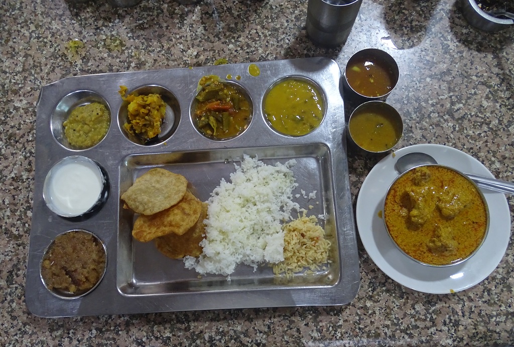 This is How South-Indian Thali (unlimited) and Mutton Curry at Andhra Pradesh/Telangana Bhawan Canteen Looks Like