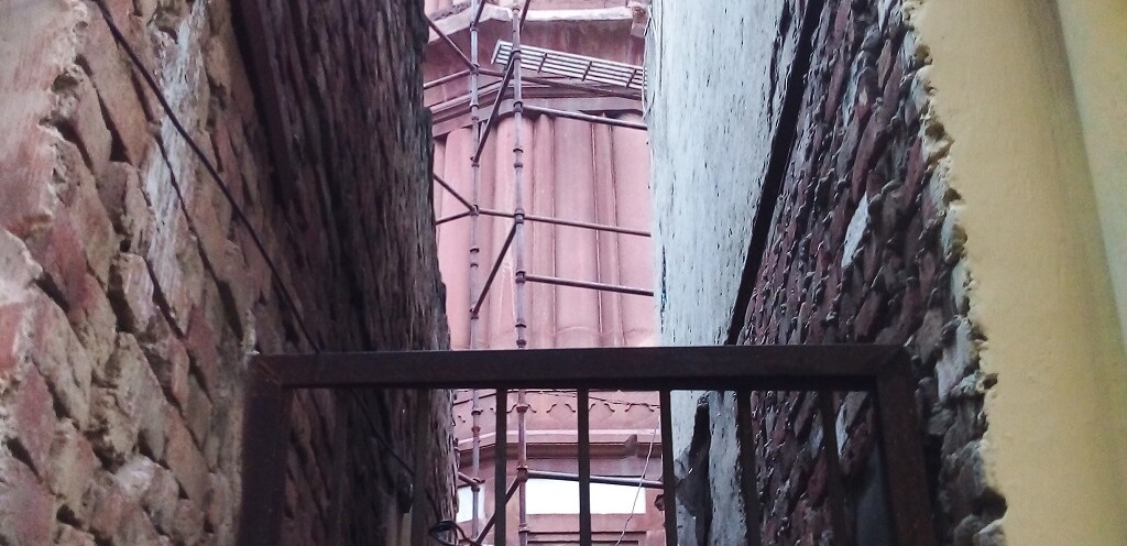 Entrance of Chhoti/Mini Qutb Minar, Hastsal Village, Uttam Nagar, Delhi, India