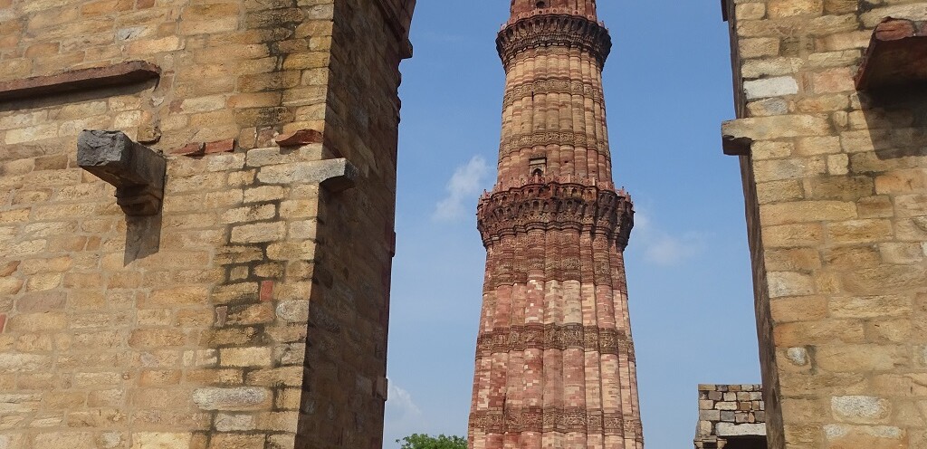 Qutb Minar (Delhi, India) - Photo 1