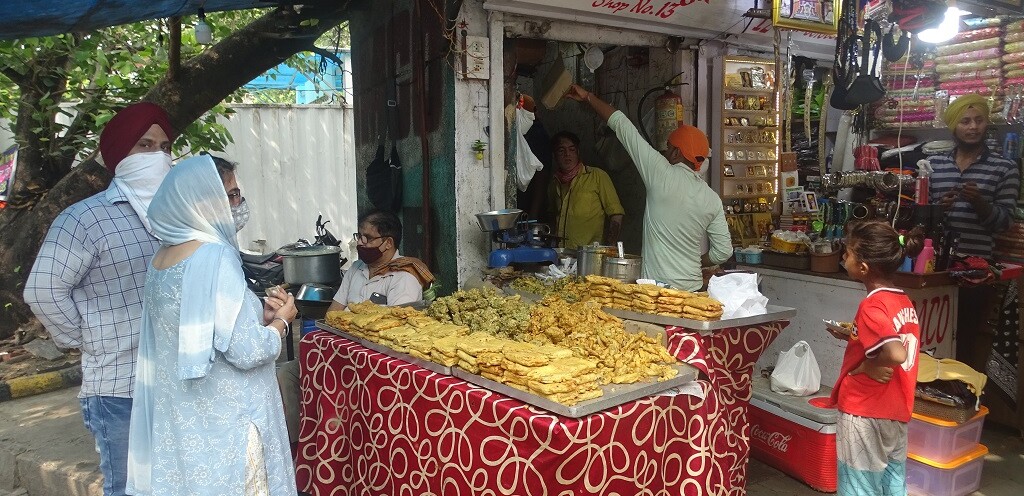 Tej Veer Singh - Pakora Stall Outside Gurdwara Sri Bangla Sahib, Delhi, India