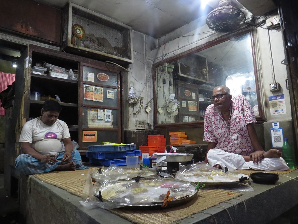 Swapan Das - The Owner at Makhan Lal Das & Sons (Natun Bazar, Kolkata, India)