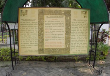 The Constitution of India – Preamble (in Hindi & English) | 40kmph.com