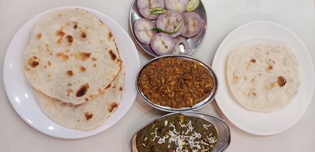 Vegetarian Dinner at Bachan's Dhaba (South Kolkata, India)