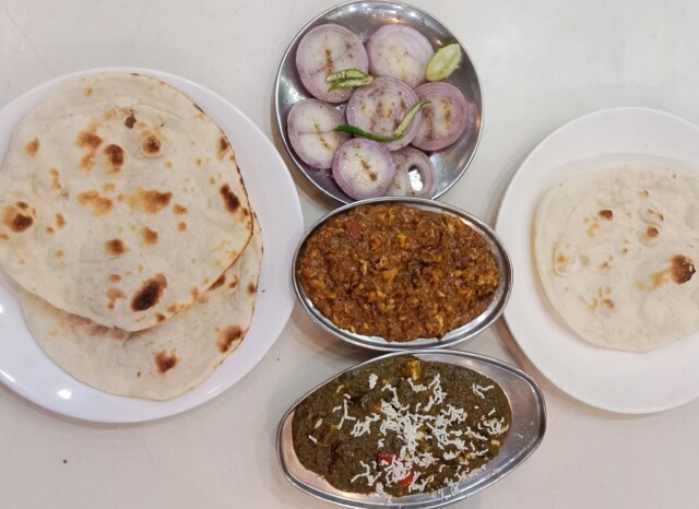 Vegetarian Dinner at Bachan's Dhaba (South Kolkata, India)
