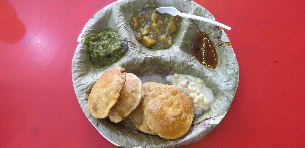 Desi Ghee Kachori Subzi (Netram Moolchand & Sons, Allahabad, Uttar Pradesh, India)
