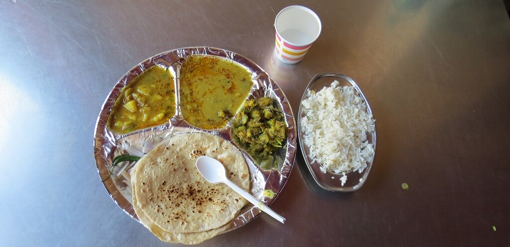 Lunch at Raja Bojanalaya (Next to Zero Road Bus Stand, Prayagraj, Uttar Pradesh, India)