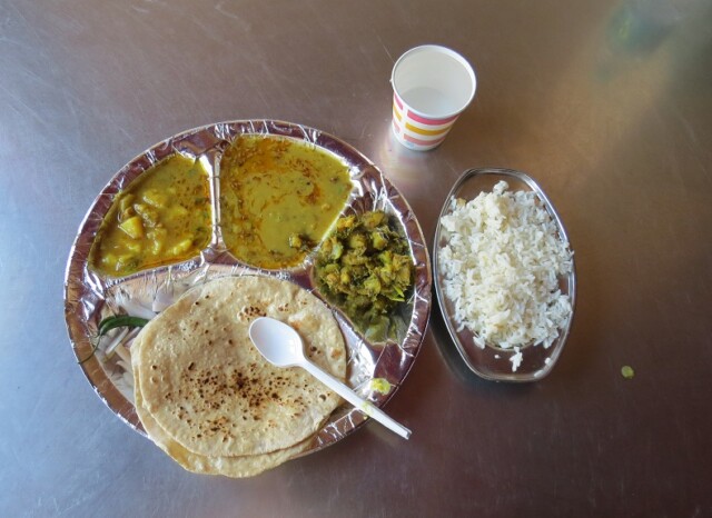 Lunch at Raja Bojanalaya (Next to Zero Road Bus Stand, Prayagraj, Uttar Pradesh, India)