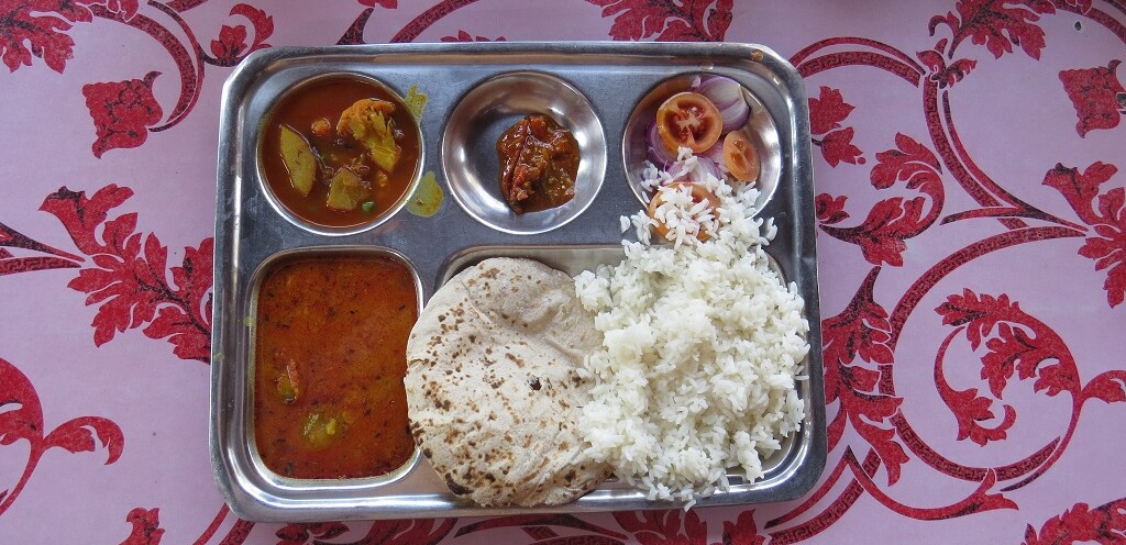Unlimited Vegetarian Thali at Shree Guru Kripa Bhojnalaya, Gupt Godavari (Madhya Pradesh, India)