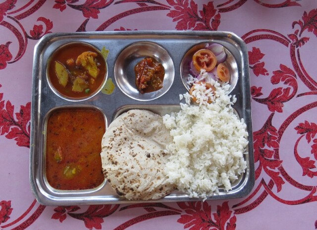 Unlimited Vegetarian Thali at Shree Guru Kripa Bhojnalaya, Gupt Godavari (Madhya Pradesh, India)