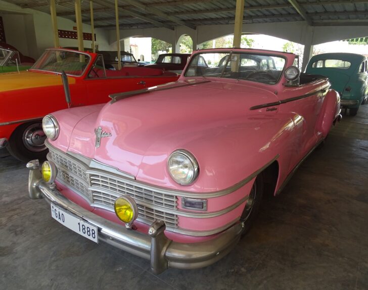 1948 Chrysler (U.S.A.) at Auto World Museum, Ahmedabad (Gujarat, India)