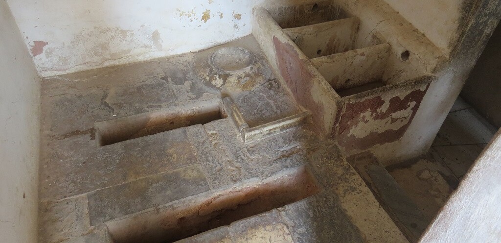 Latrines at Amber Palace (Jaipur, Rajasthan, India)