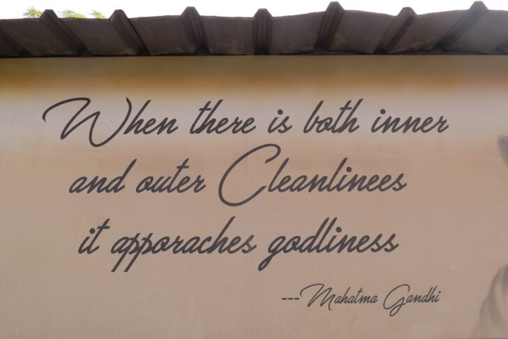 Mahatma Gandhi Quote About Cleanliness at Jaipur (Rajasthan, India) Railway Station
