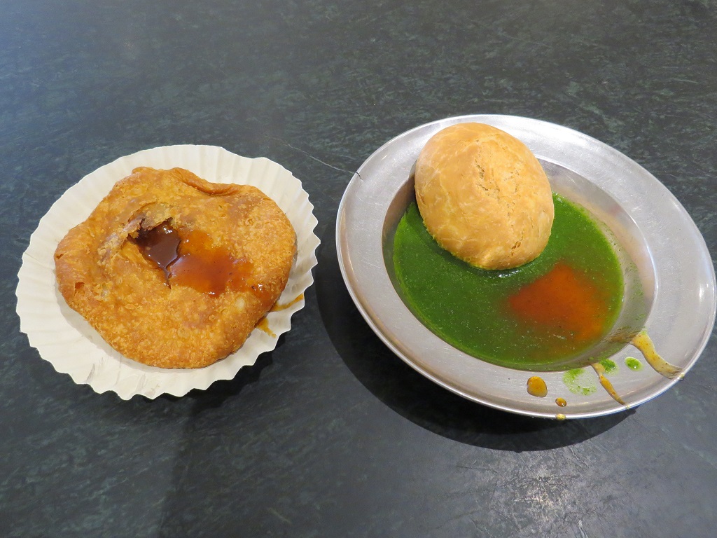 Pyaaz-Dal Kachori at Laxmi Misthan Bhandar, Jaipur (Rajasthan, India)