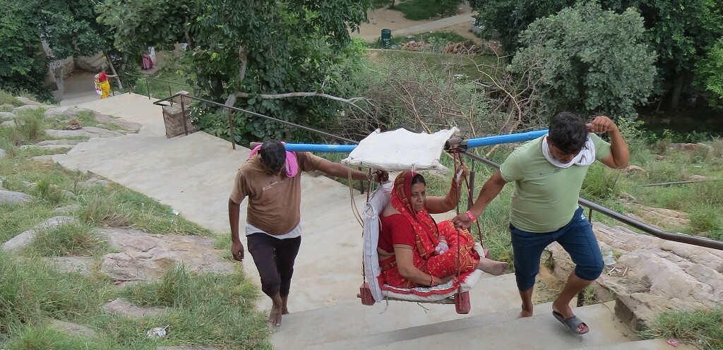 Palki (palanquin) in Kedarnath (Kaman, Bharatpur, Rajasthan, India)