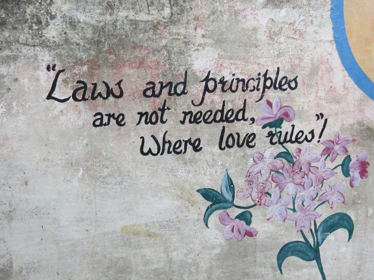 Quote About Love Rules (Shri Gahavar Van Bihari Ji Temple, Barsana, Uttar Pradesh, India)