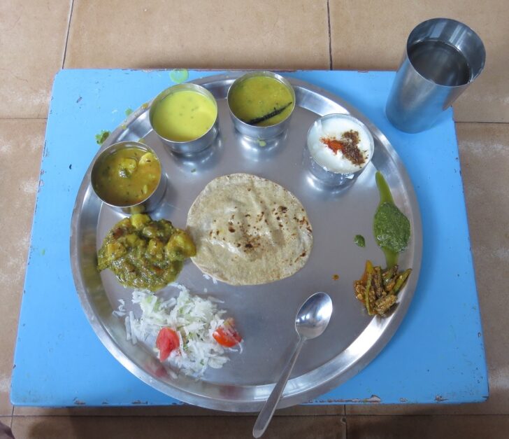 Unlimited Dinner Thali at SETH ANANDRAM JAIPURIA BHAWAN (Vrindavan, Uttar Pradesh, India)