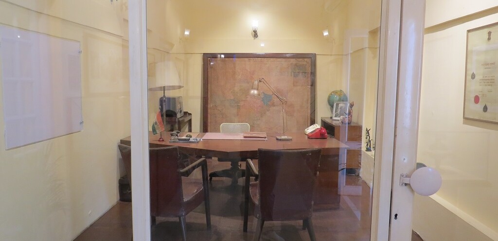 Shastri ji's Office Table (Lal Bahadur Shastri Memorial, New Delhi, India)