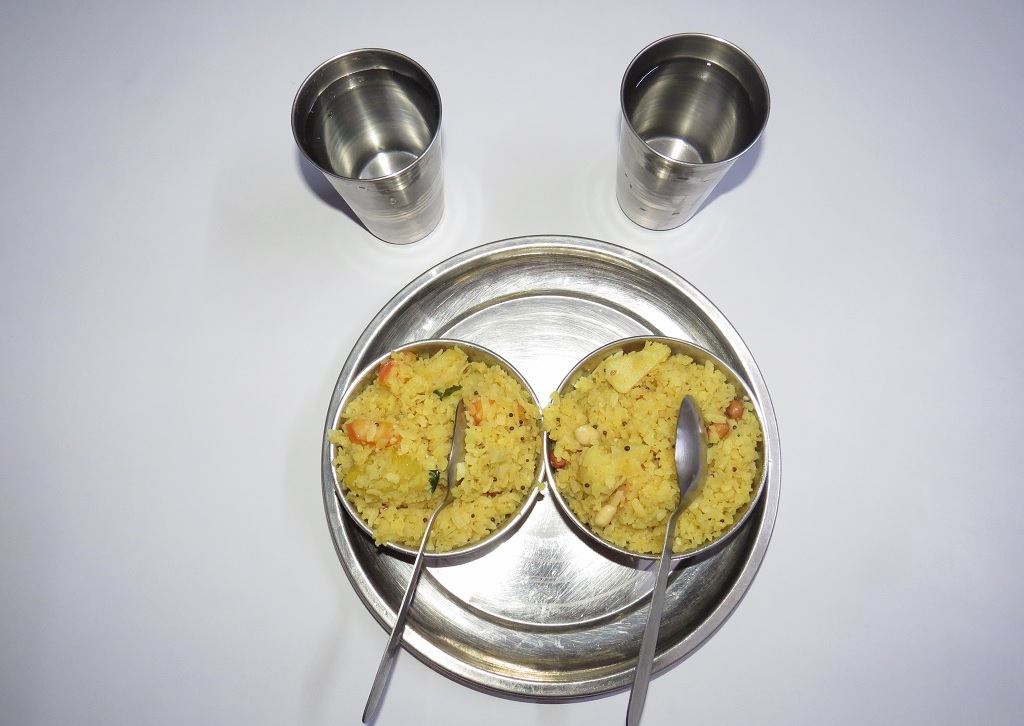Poha as Breakfast at Omkarananda Ganga Sadan (Muni Ki Reti, Rishikesh, Uttarakhand, India)