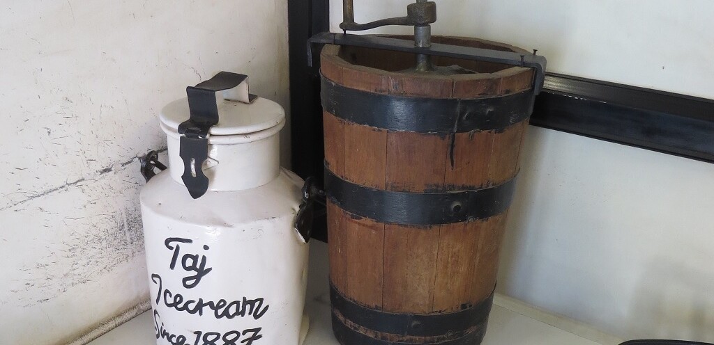 Wooden Barrel - To Churn Ice Cream (Taj Ice Cream, Bohri Mohalla, Mumbai)