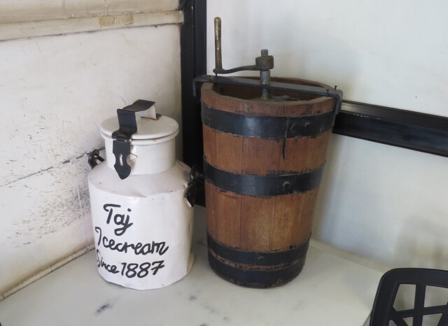 Wooden Barrel - To Churn Ice Cream (Taj Ice Cream, Bohri Mohalla, Mumbai)