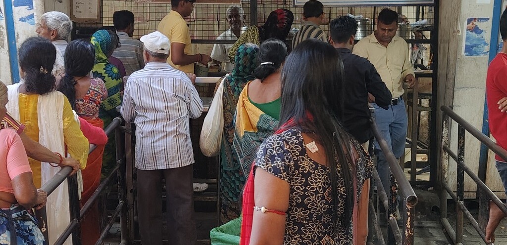 Tea (Rs. 2) Canteen by Shri Saibaba Sansthan Trust in Shirdi (Maharashtra, India)