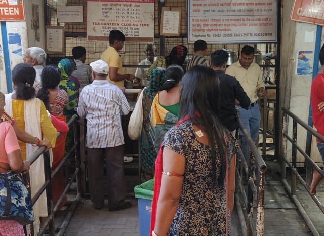 Tea (Rs. 2) Canteen by Shri Saibaba Sansthan Trust in Shirdi (Maharashtra, India)