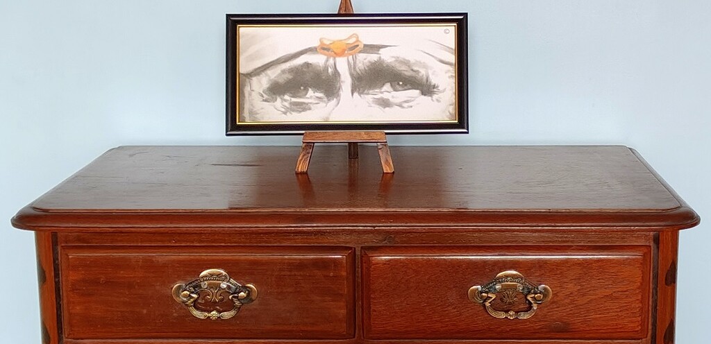 Sai Baba’s Blessing Eyes Table Stand Frame