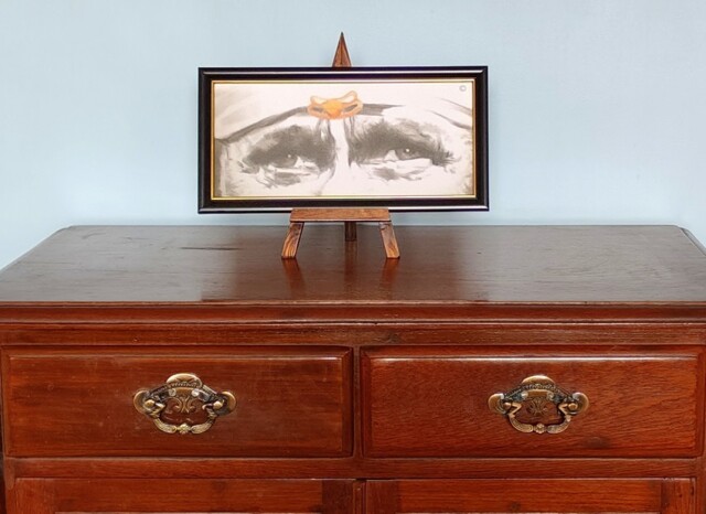 Sai Baba’s Blessing Eyes Table Stand Frame