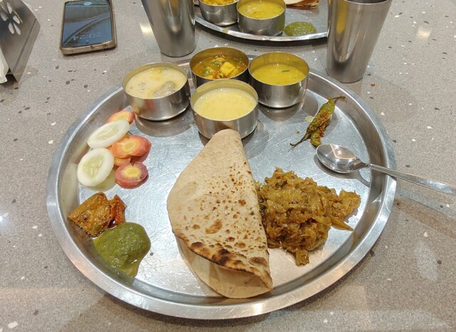 Unlimited Dinner Thali (Veg.) at JAIPURIA BHAWAN (Varanasi, Uttar Pradesh, India)