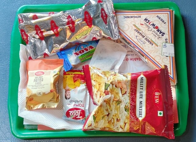 Evening Snacks in NZM RAJDHANI EXPRESS (22221)
