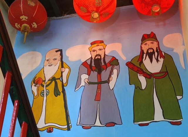 FUK, LUK, SAU - Prosperity, Authority and Longevity (Kuan Kung Temple, Dockyard, Mumbai, India)
