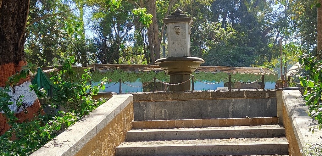 Seth Samaladas Pyaav (Built in 1903) at Byculla Zoo, Mumbai (Maharashtra, India)