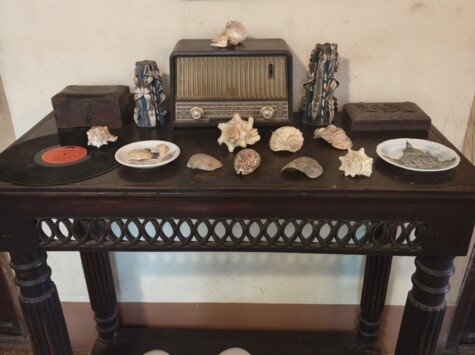 1940s Philips Radio - Made in Holland at Braganca Pereira Mansion in Chandor, Goa (India)