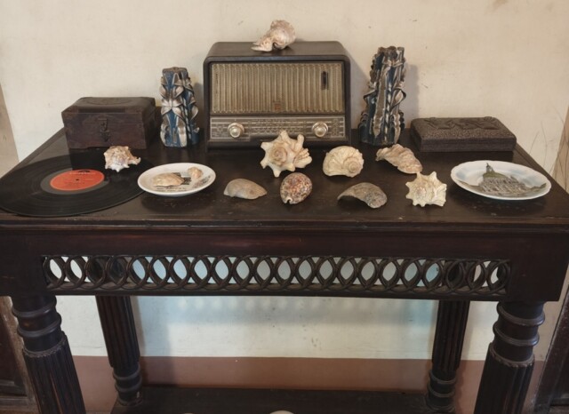 1940s Philips Radio - Made in Holland at Braganca Pereira Mansion in Chandor, Goa (India)