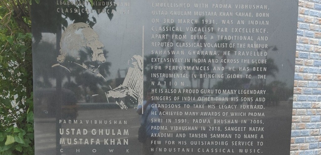 A Brief Introduction of Padma Vibhushan Ustad Ghulam Mustafa Khan at Carter Road, Bandra West, Mumbai (India)