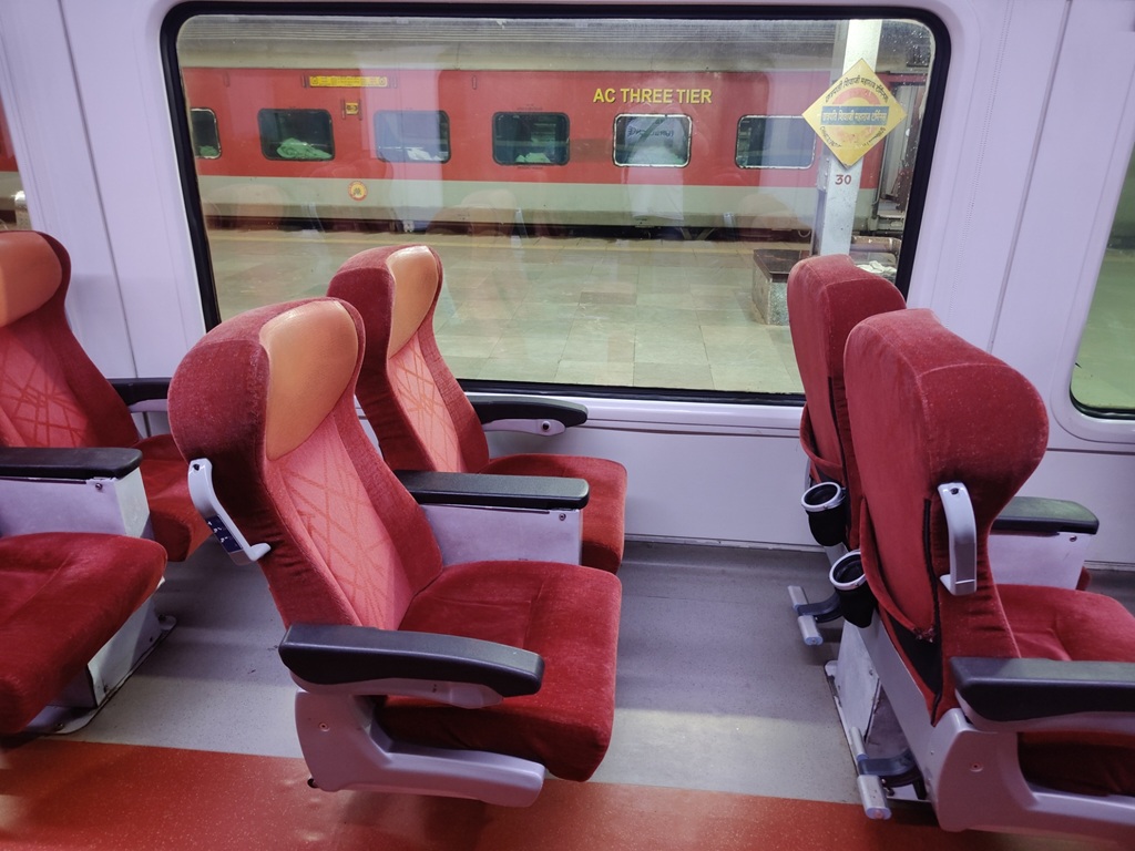 Ample Legroom - Comfortable Seating & Panoramic Views - The Best About Vistadome AC EV in MAO TEJAS EXP (22119)
