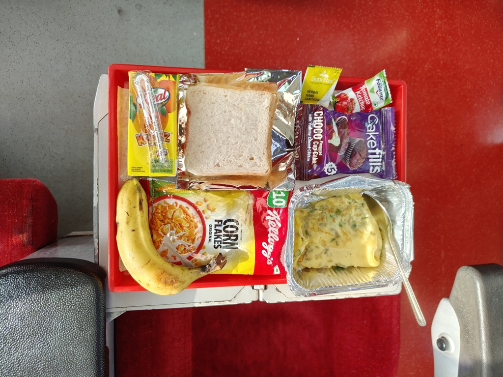 Non-Veg. Breakfast in MAO TEJAS EXP (22119) Vistadome AC (EV)