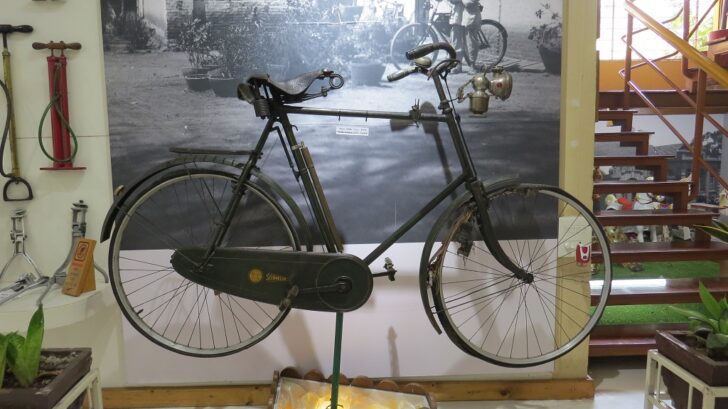 Golden Sunbeam Bicycle (1914, England) at Vikram Pendse Cycles Private Museum in Pune (Maharashtra, India)